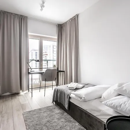 Apartamento P&o Mennica Ii
