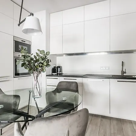 P&o Mennica Ii Apartamento Varsóvia