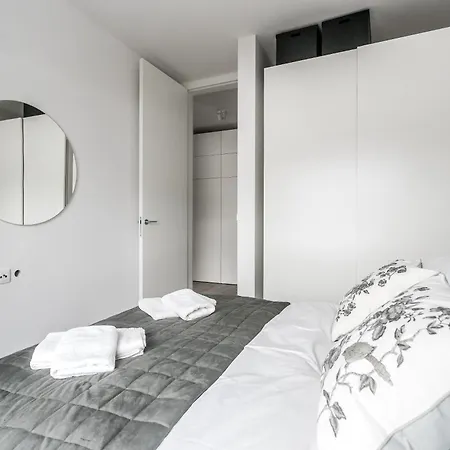 Apartamento P&o Mennica Ii