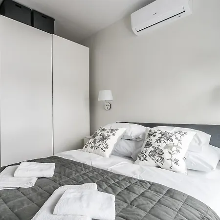 Apartamento P&o Mennica Ii *