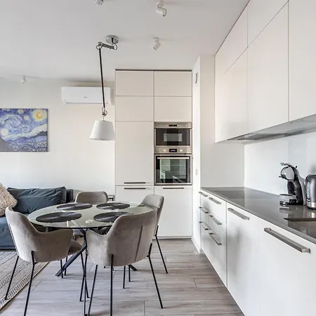 Apartment P&o Mennica Ii