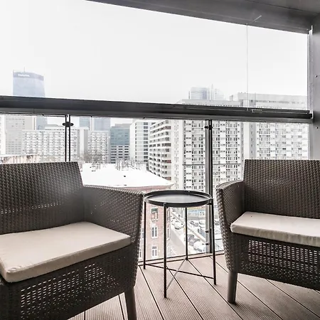 P&o Mennica Ii * 바르샤바