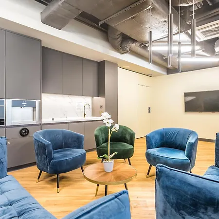 P&o Mennica Ii * 바르샤바